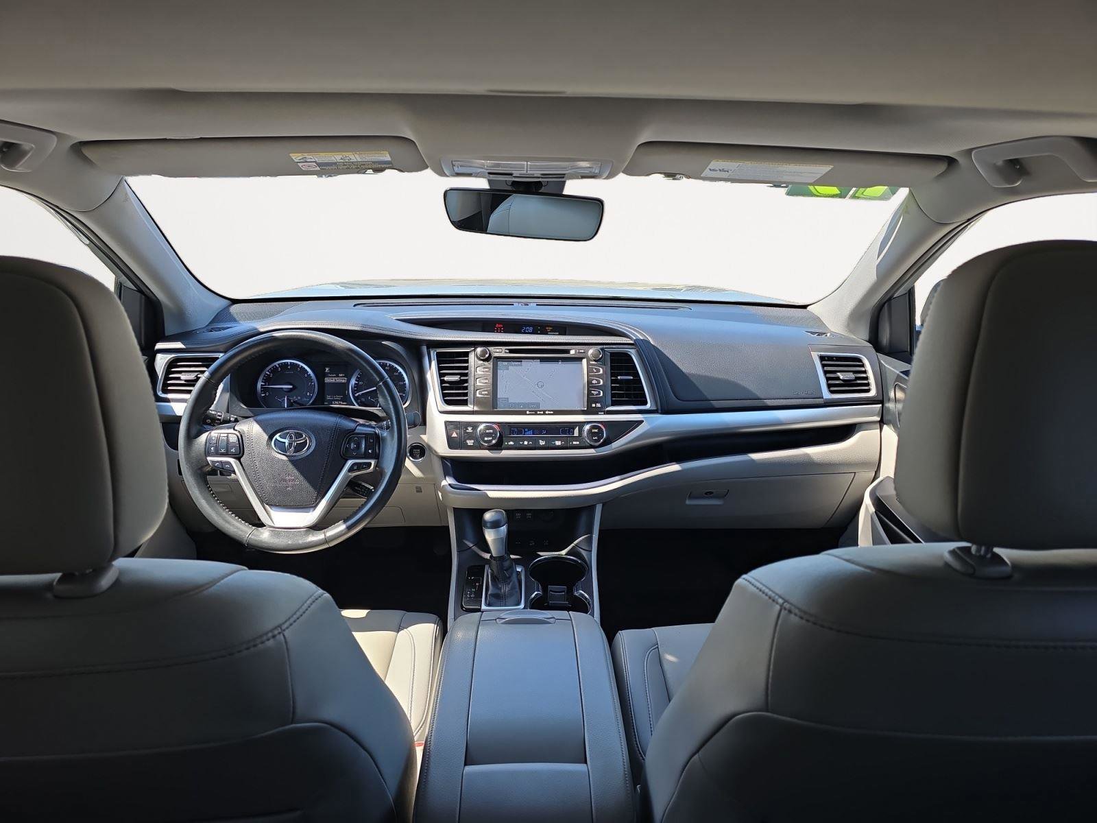 Used 2019 Toyota Highlander XLE image 16