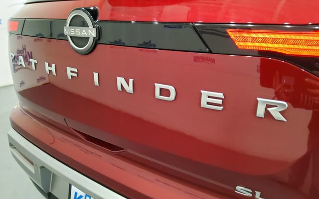 Used 2023 Nissan Pathfinder SL image 42