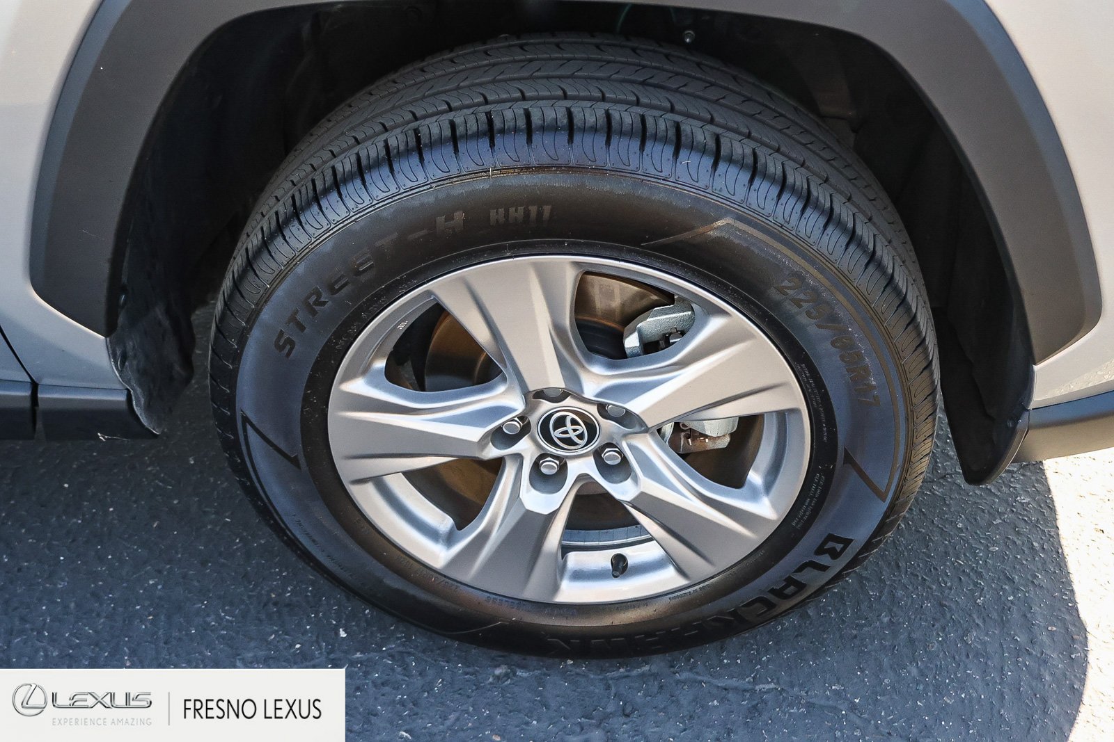 Used 2025 Toyota RAV4 LE AWD/4WD image 9
