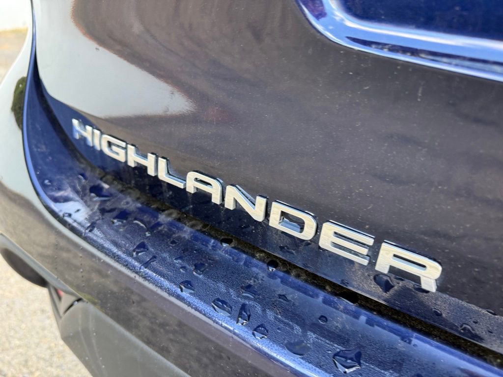 Certified 2025 Toyota Highlander LE image 7