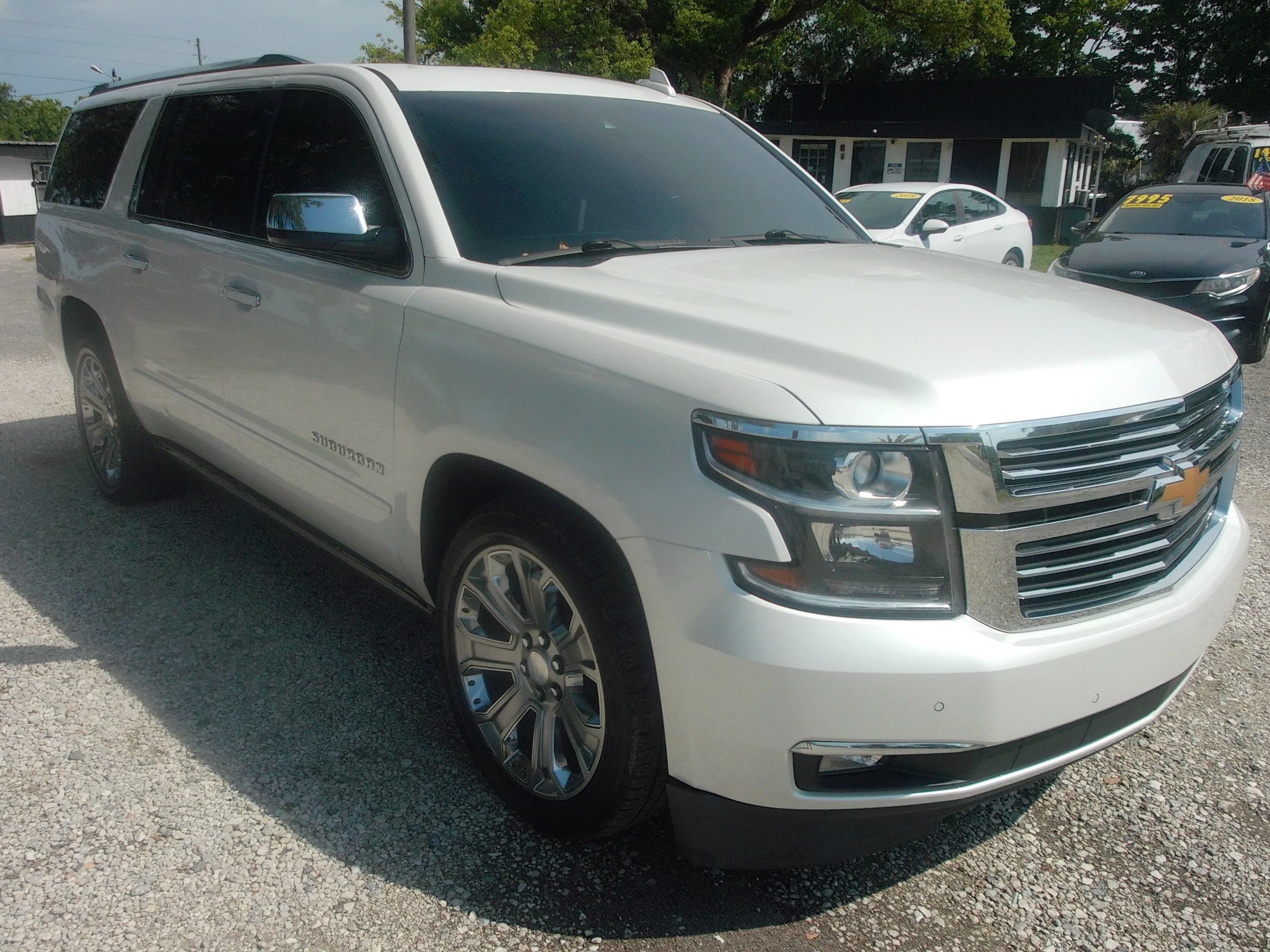 Used 2017 Chevrolet Suburban Premier RWD image 3