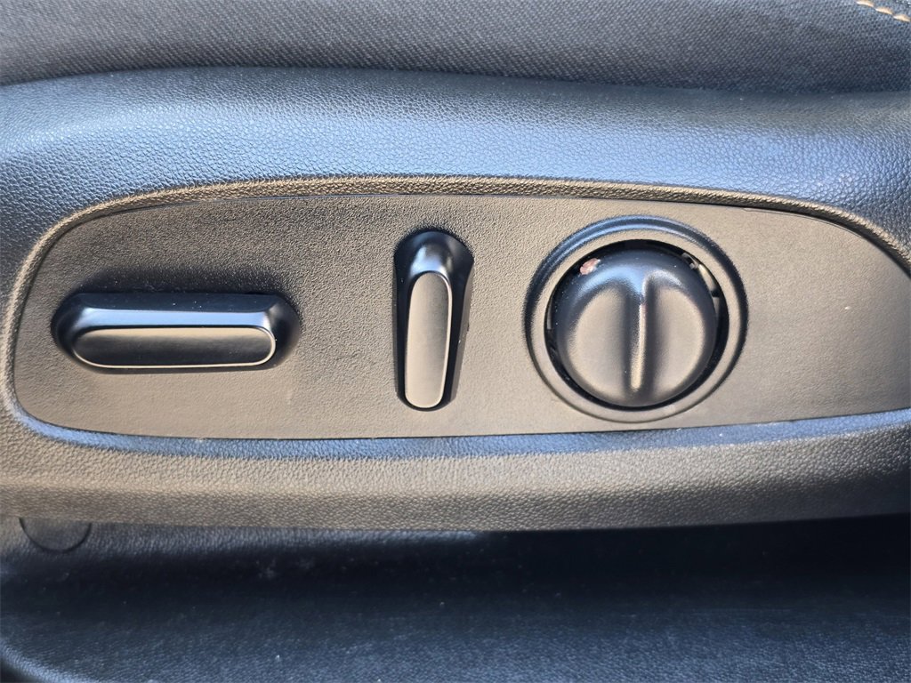 Used 2021 Chevrolet Equinox LT image 22