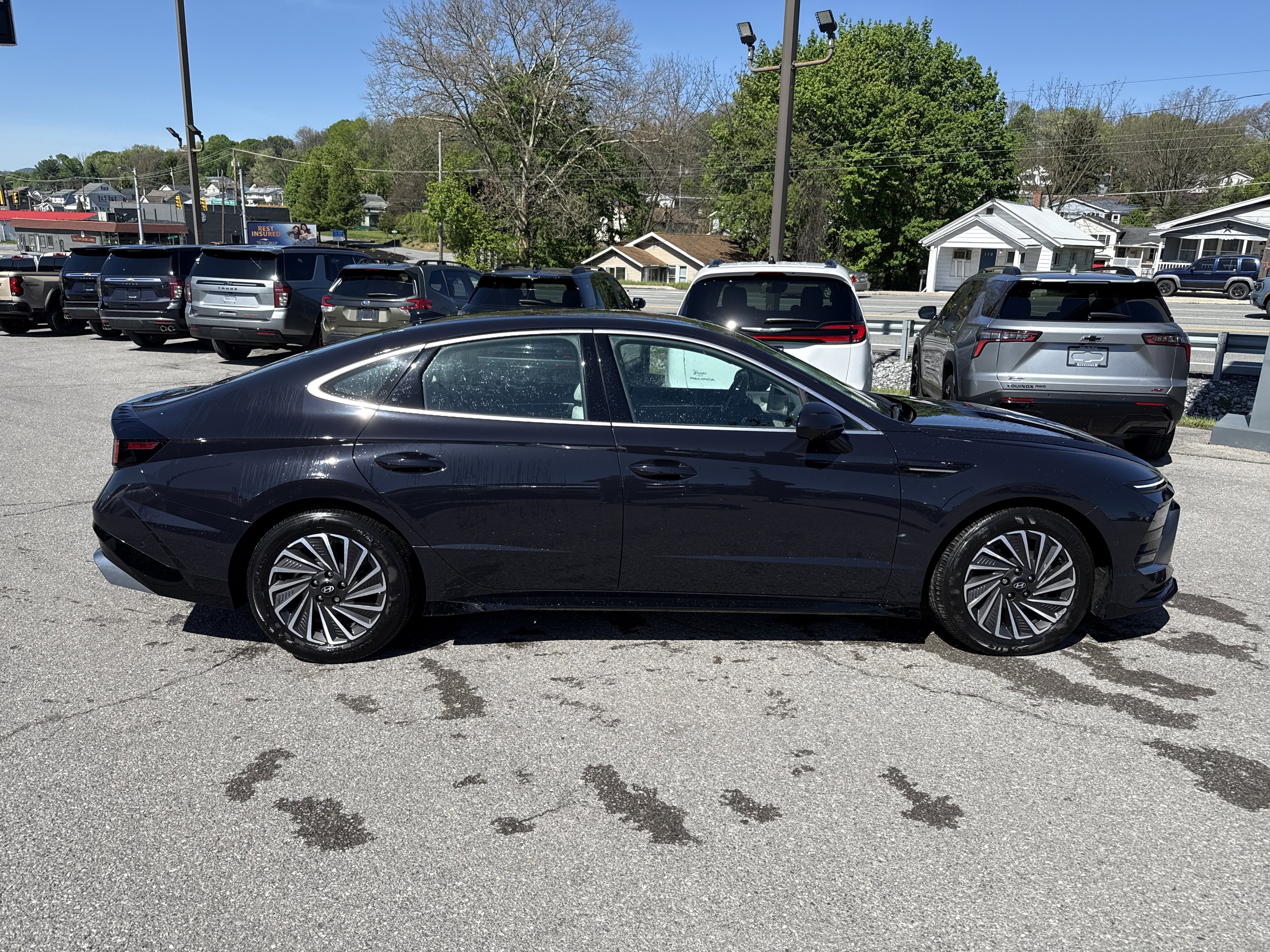 Certified 2025 Hyundai Sonata Limited FWD image 2