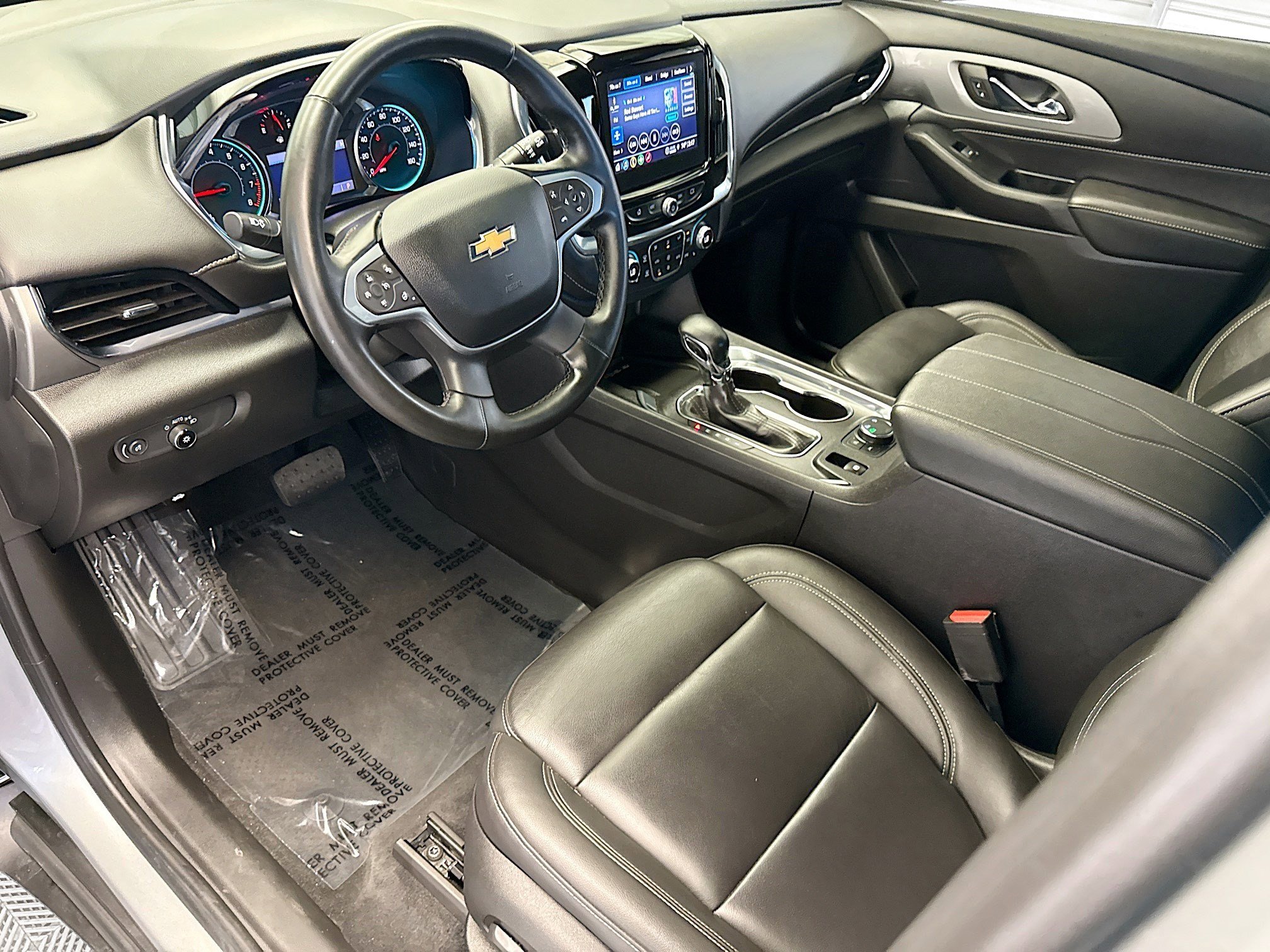Used 2023 Chevrolet Traverse LT image 7
