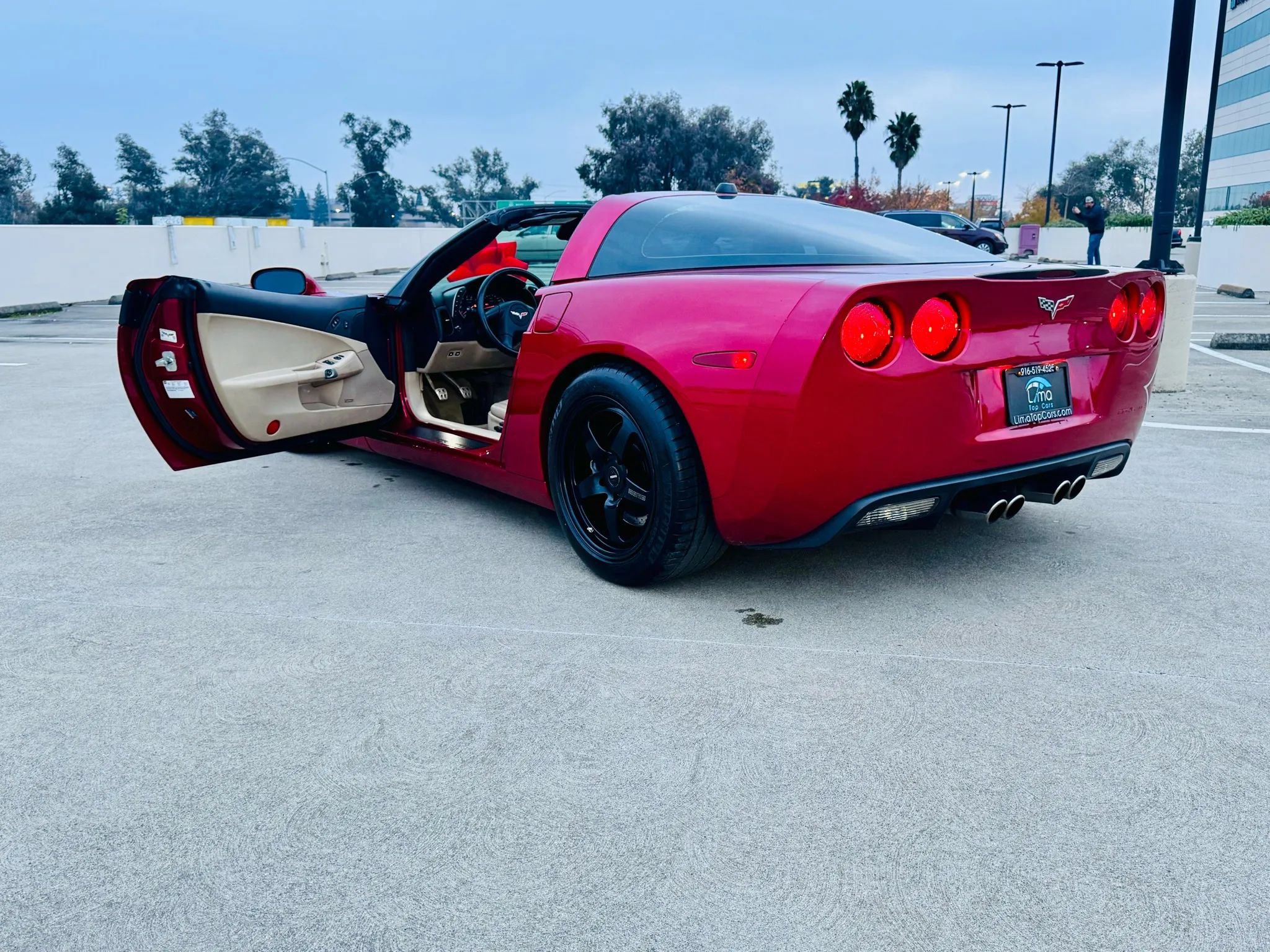 Used 2005 Chevrolet Corvette Coupe w/ Preferred Equipment Group RWD image 46