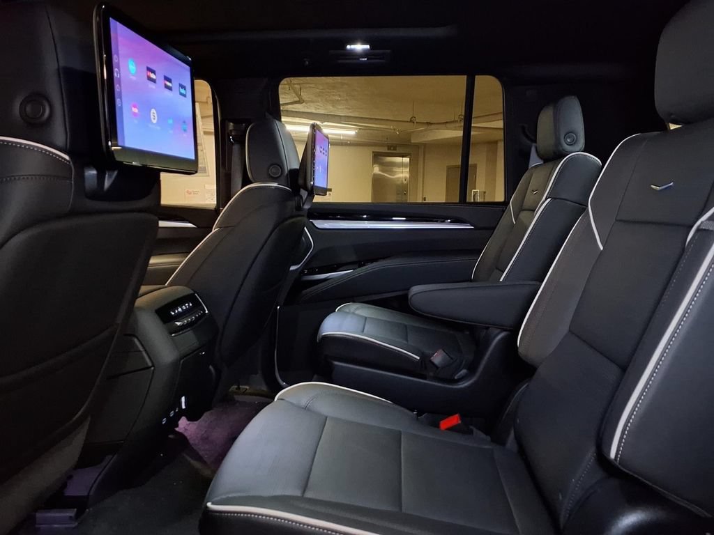 New 2026 Cadillac Escalade ESV Platinum Sport w/ LPO, ONYX Package AWD/4WD image 12
