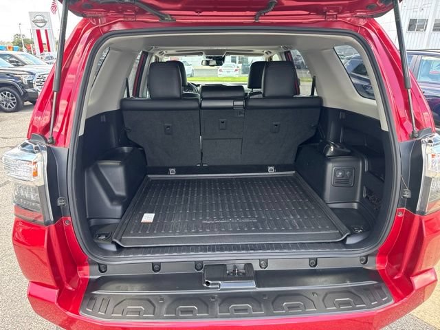 Used 2021 Toyota 4Runner Venture w/ Moonroof Package AWD/4WD image 10