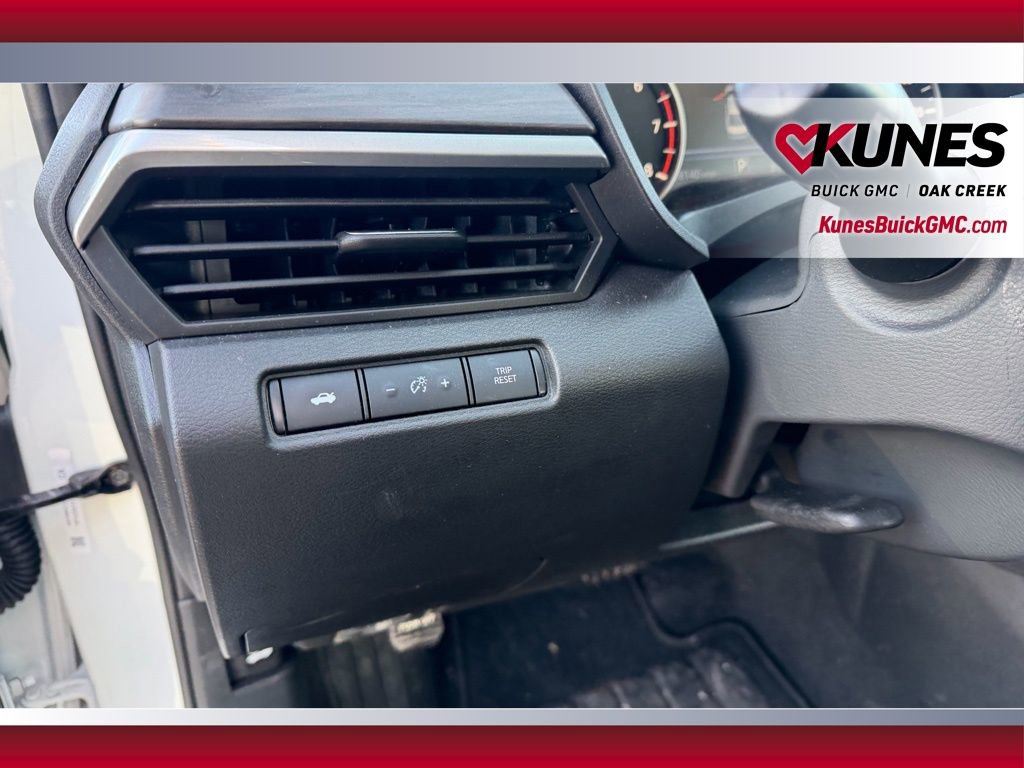 Used 2025 Nissan Altima 2.5 SV image 13