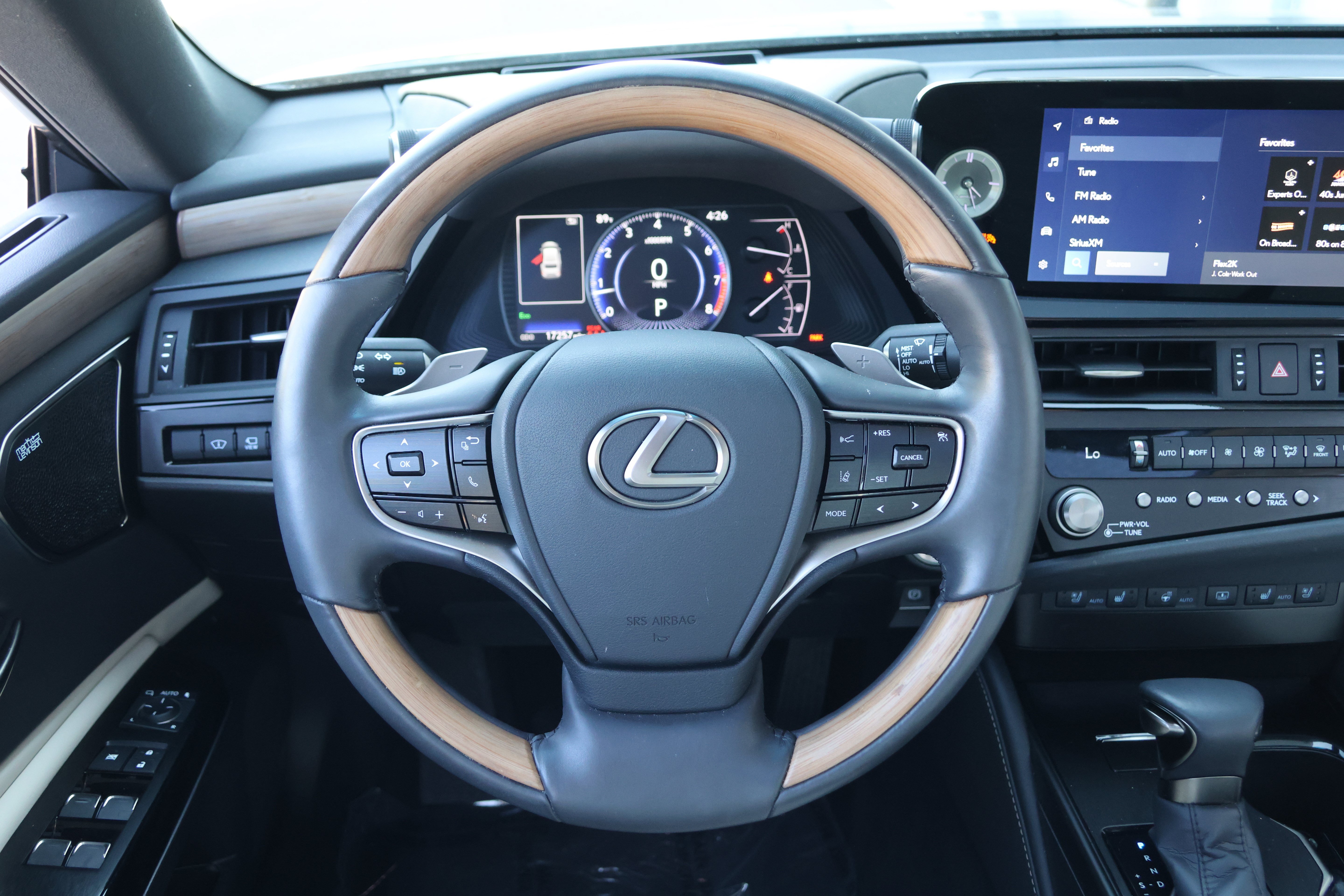 Used 2024 Lexus ES 350 Ultra Luxury w/ Accessory Package (Z2) FWD image 18