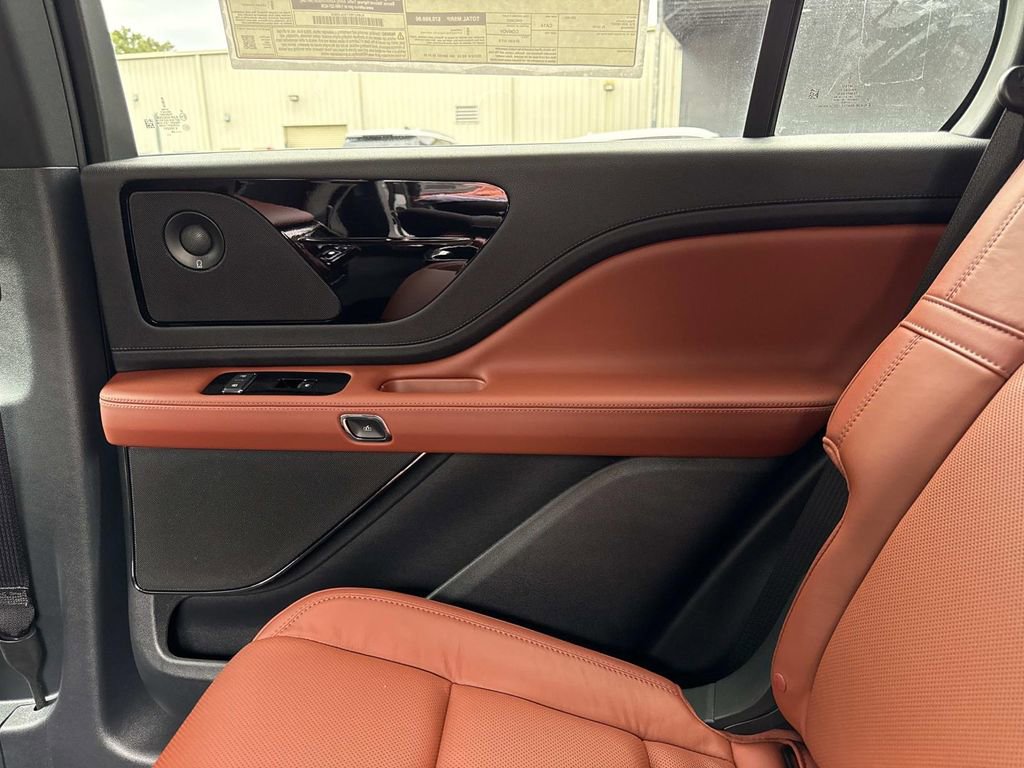 New 2025 Lincoln Aviator Reserve image 15
