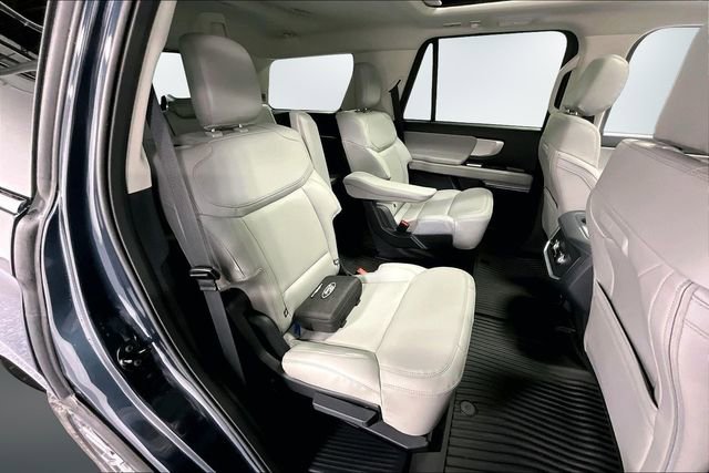 New 2026 Ford Expedition Active image 11