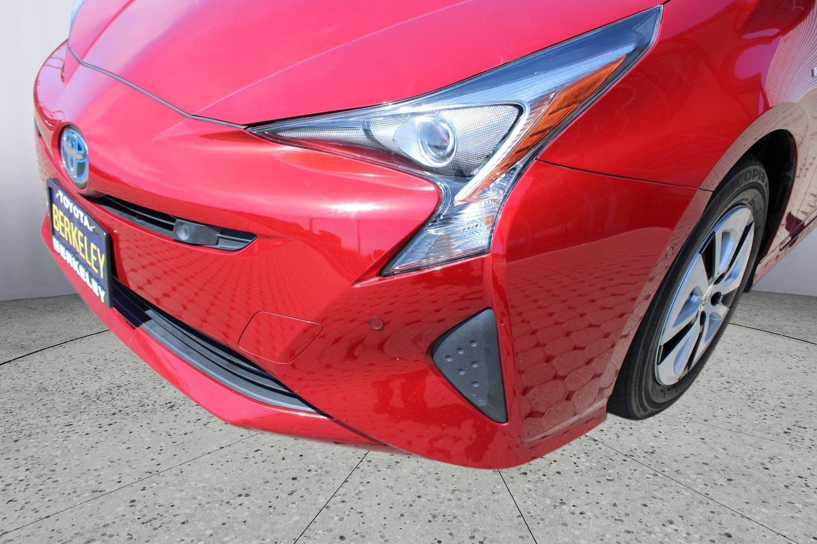 Used 2018 Toyota Prius Two w/ Prius Two Safety Plus Package FWD image 10