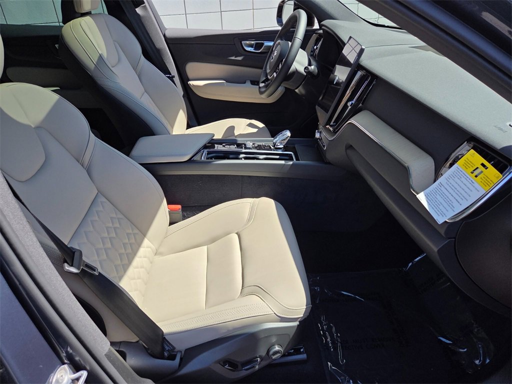 New 2026 Volvo XC60 T8 Core image 16