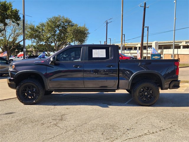 Used 2023 Chevrolet Silverado 1500 ZR2 w/ Technology Package image 4