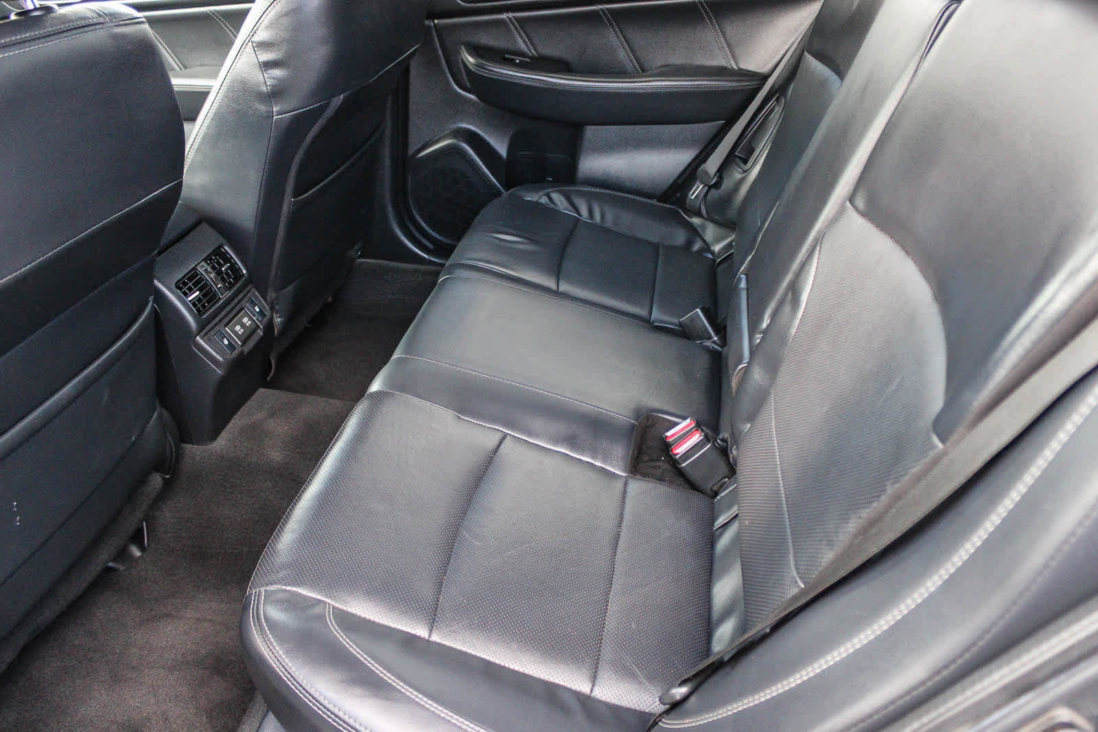 Used 2019 Subaru Outback 2.5i Limited AWD/4WD image 17
