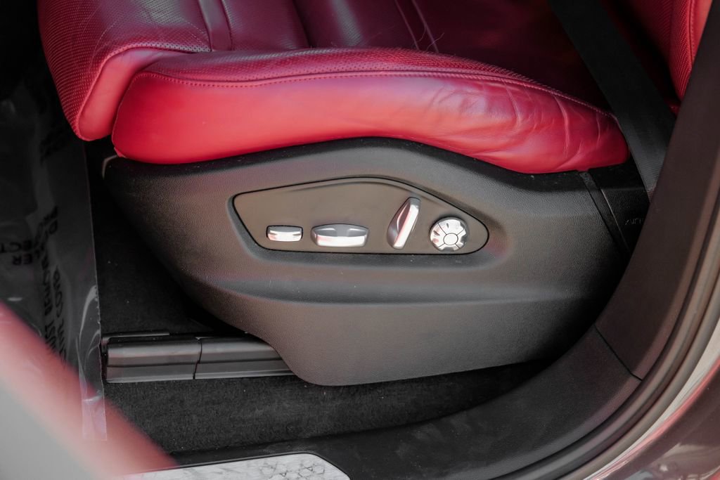 Used 2019 Porsche Cayenne image 44