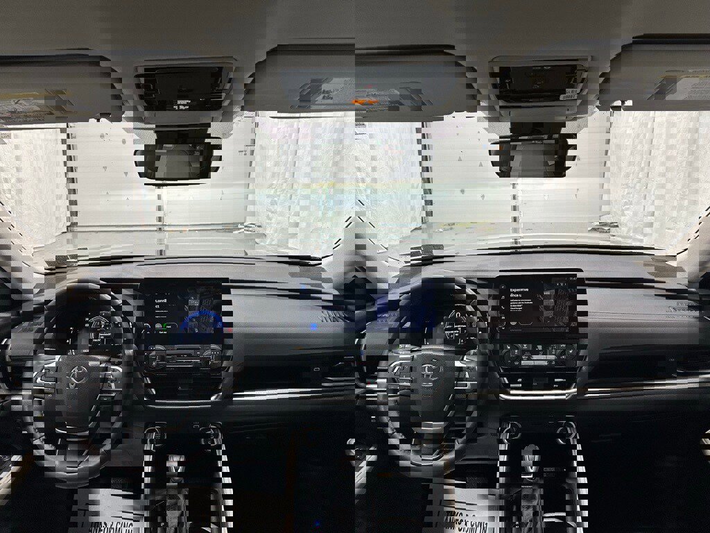 Used 2025 Toyota Grand Highlander AWD image 44