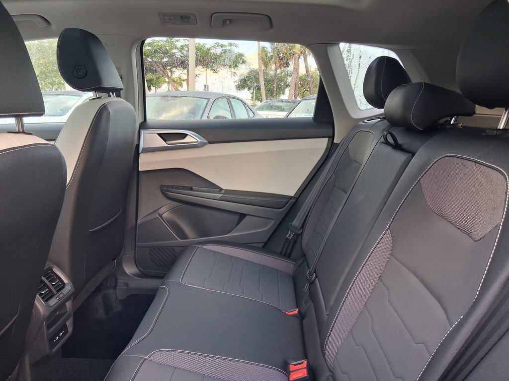 New 2026 Volkswagen Taos SE image 5