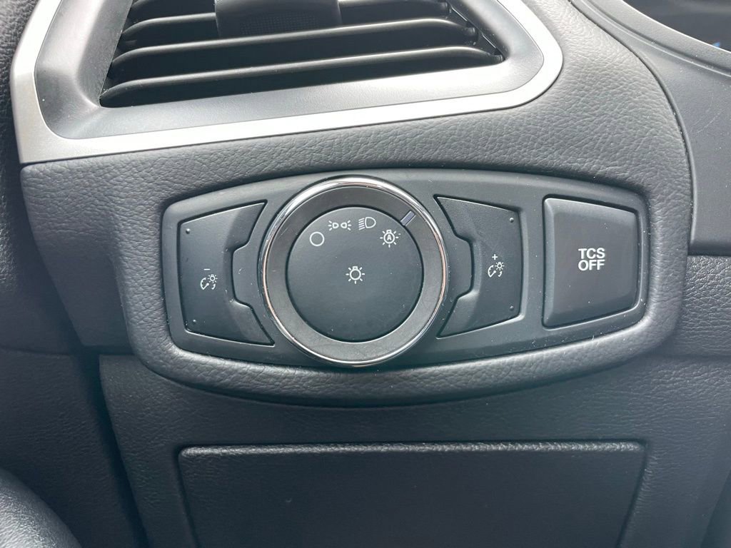 Used 2023 Ford Edge SEL image 44