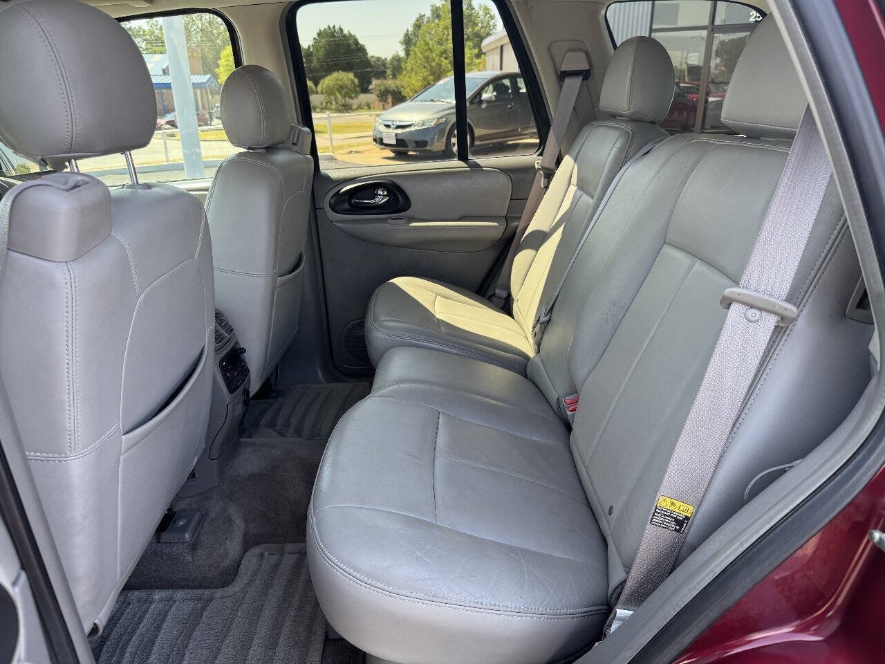 Used 2005 Chevrolet TrailBlazer LT w/ Luxury Package RWD image 18