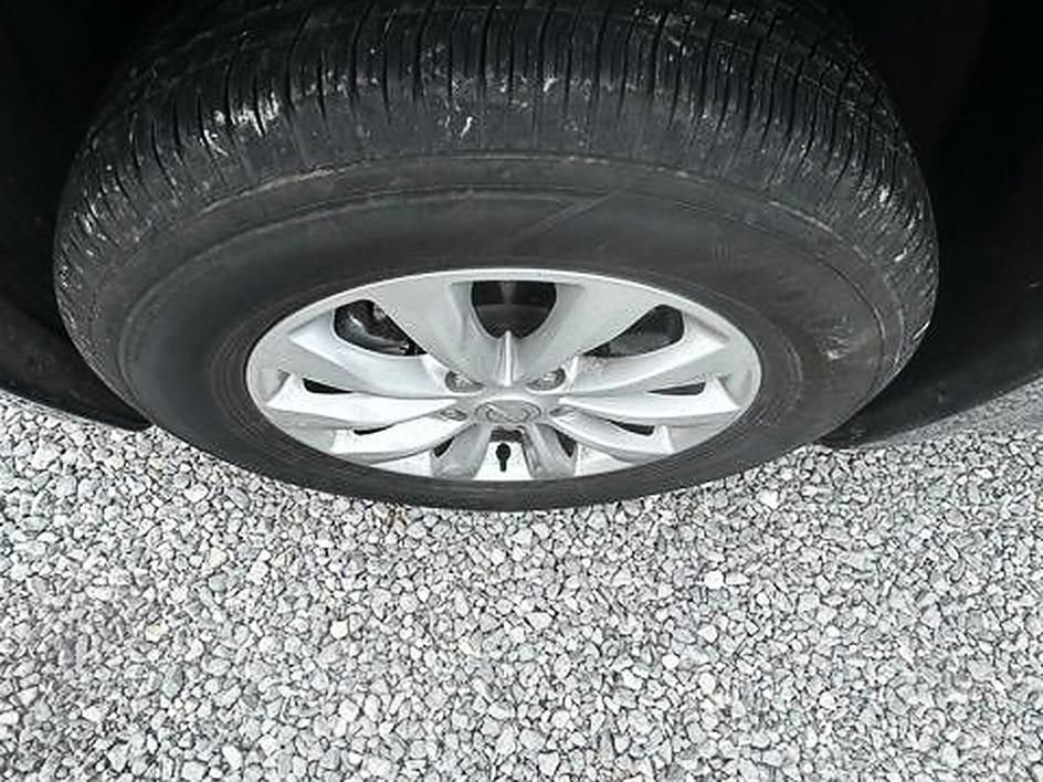 Used 2019 Chrysler Pacifica Touring-L image 3