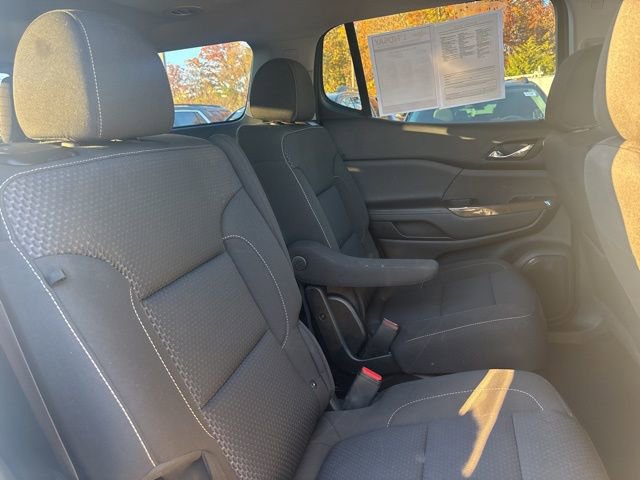 Used 2023 GMC Acadia SLE w/ Driver Convenience Package image 15
