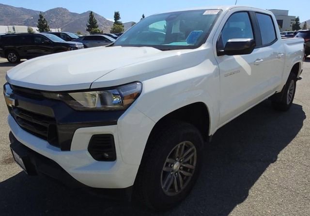 Used 2024 Chevrolet Colorado LT w/ LT Convenience Package image 3