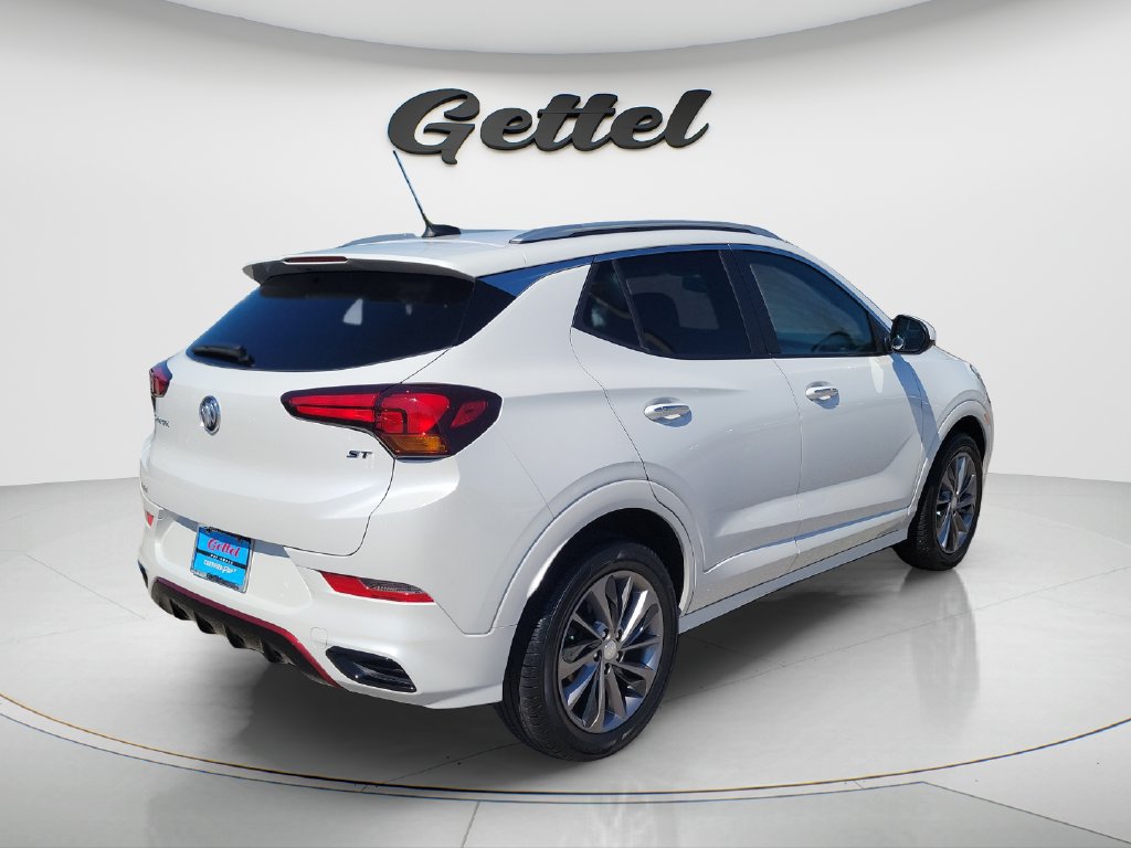 Used 2022 Buick Encore GX Select w/ Sport Touring Package FWD image 5