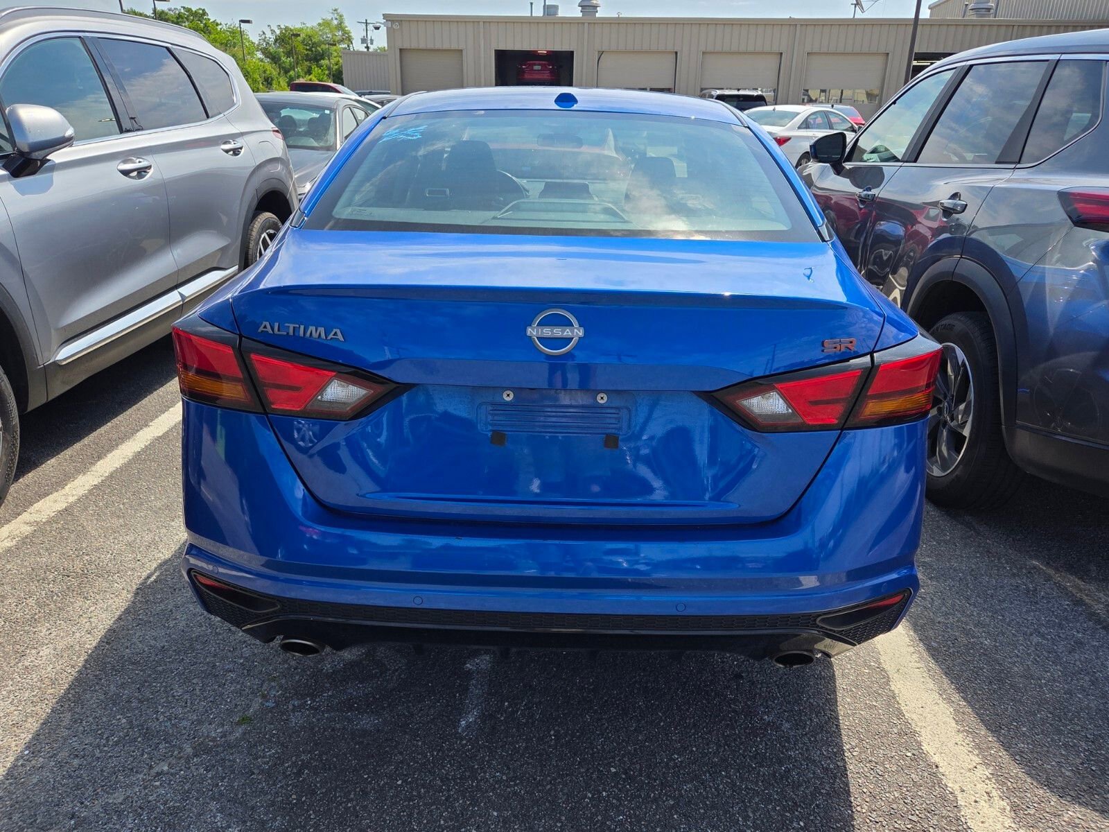 Used 2025 Nissan Altima 2.5 SR FWD image 8