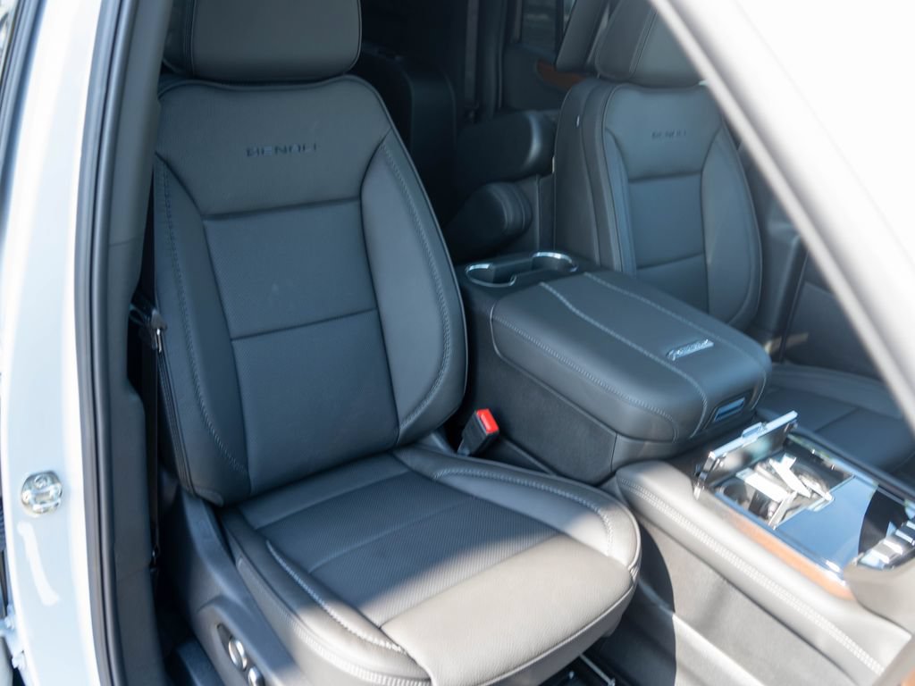 New 2026 GMC Yukon XL Denali w/ Advanced Technology Package AWD/4WD image 9