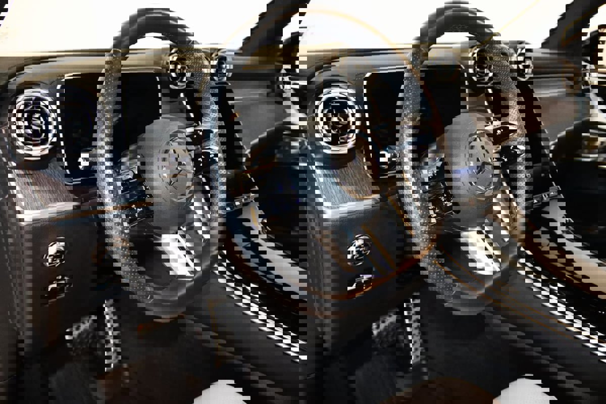 Used 2025 Mercedes-Benz GLC 300 4MATIC Coupe image 41