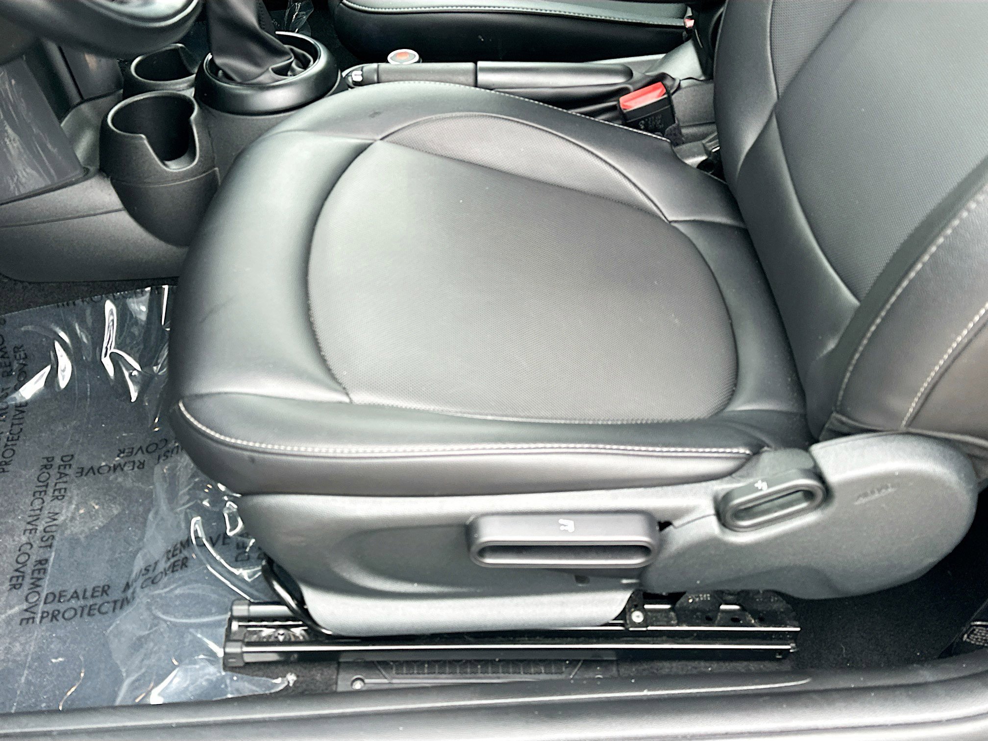 Used 2018 MINI Cooper 2-Door Hardtop image 18