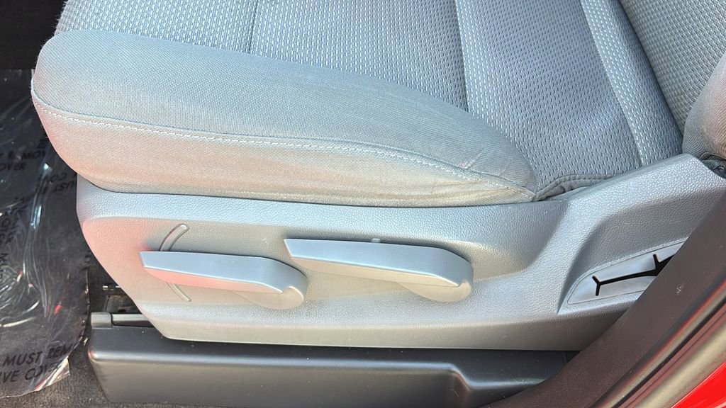 Used 2018 Chevrolet Silverado 1500 Custom w/ Custom Value Package RWD image 17