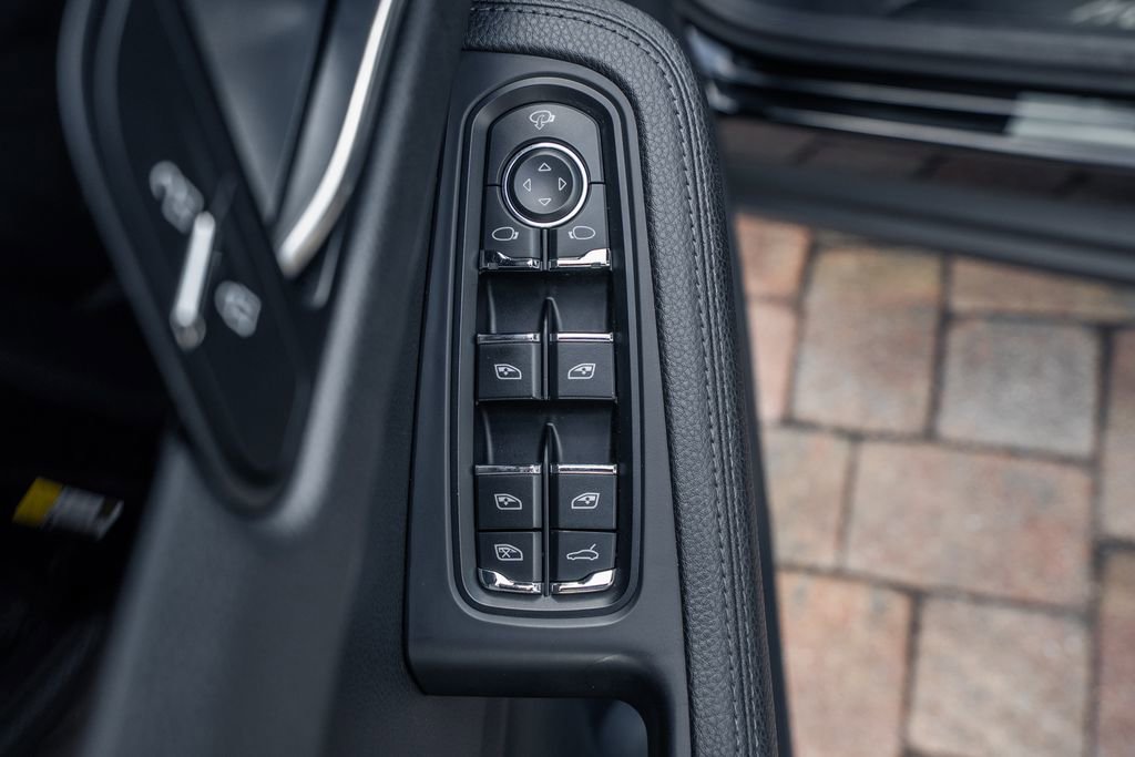 Used 2022 Porsche Macan image 19