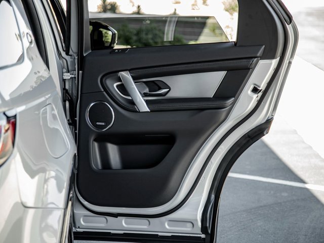 Used 2024 Land Rover Discovery Sport Dynamic SE image 23