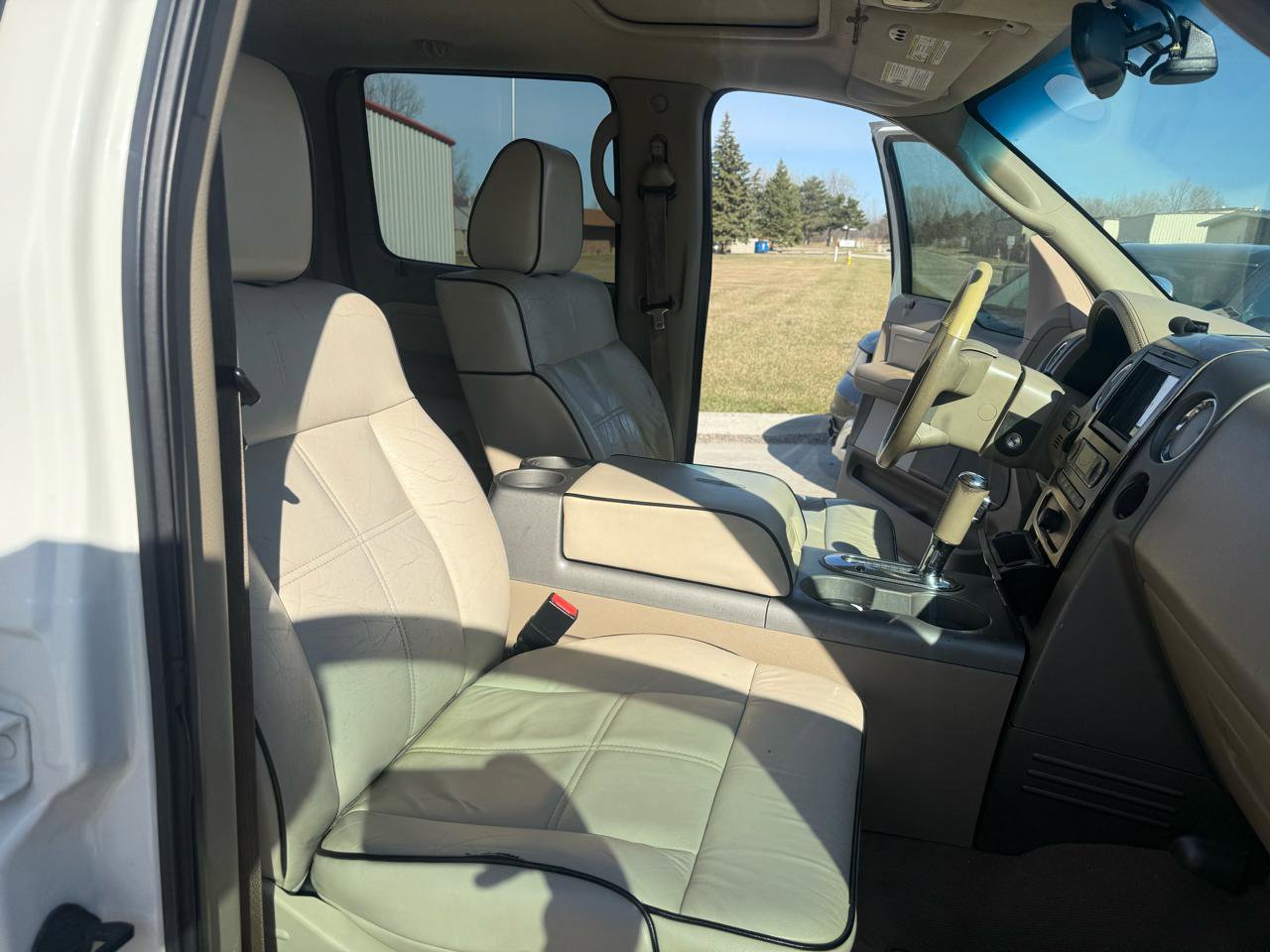 Used 2006 Lincoln Mark LT 4x4 image 22