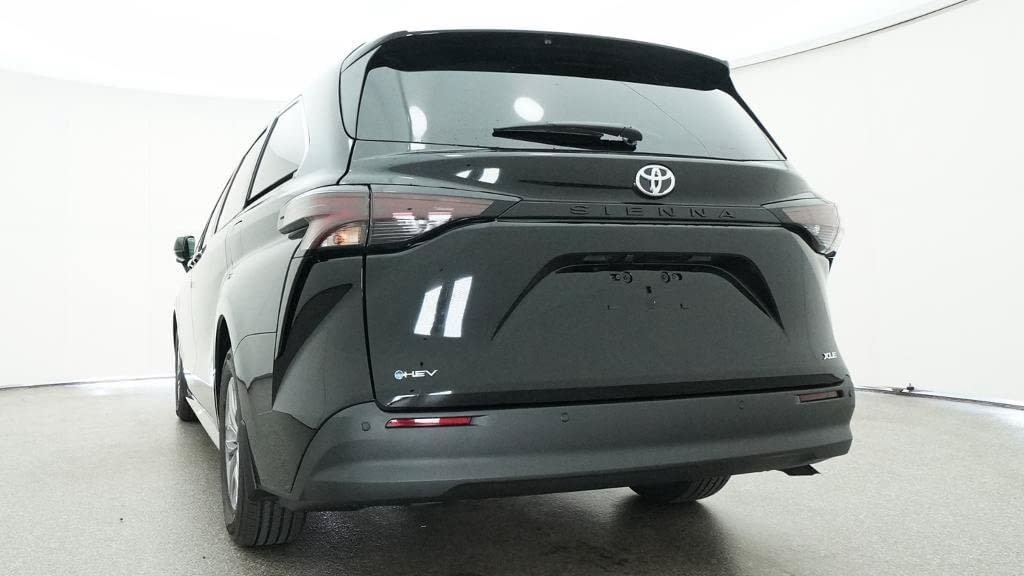 New 2026 Toyota Sienna XLE FWD image 22