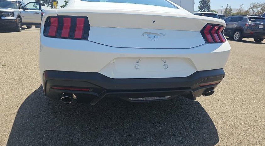 Used 2025 Ford Mustang Premium image 5
