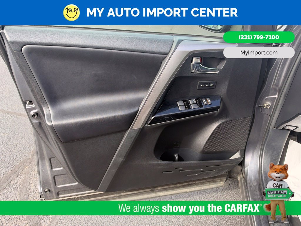 Used 2018 Toyota RAV4 Limited w/ Carpet Mat Package AWD/4WD image 10