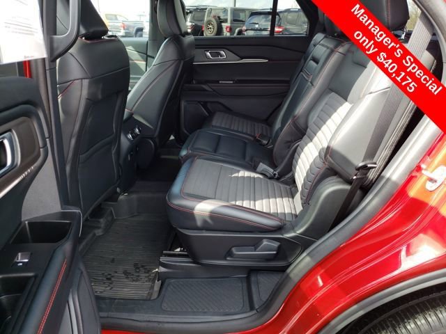 Used 2025 Ford Explorer ST-Line w/ Premium Package AWD/4WD image 29