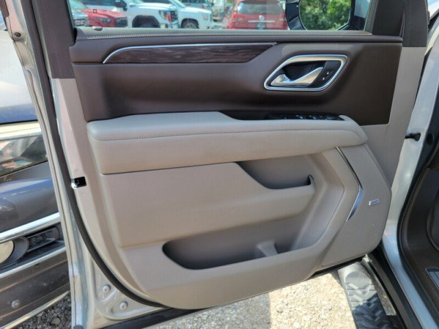Used 2024 Chevrolet Tahoe Z71 w/ Luxury Package AWD/4WD image 27