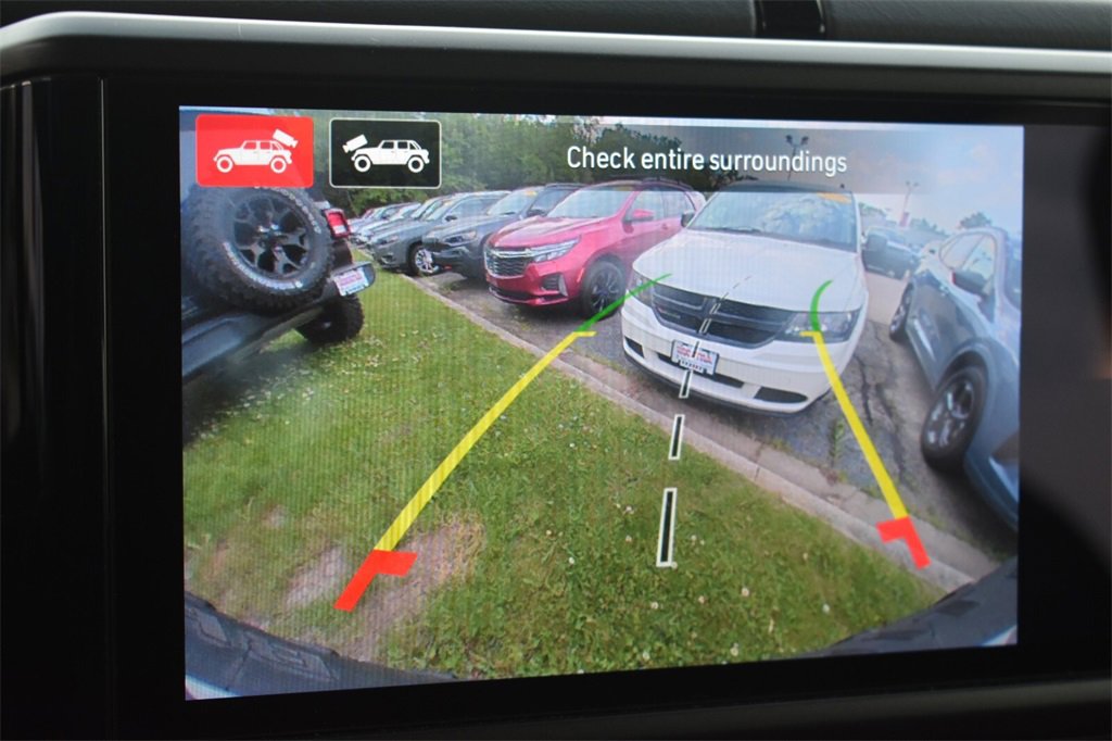 Used 2024 Jeep Wrangler Unlimited Rubicon w/ Technology Group image 36