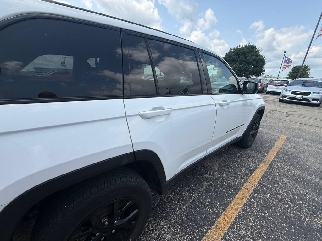 Used 2024 Jeep Grand Cherokee Altitude AWD/4WD image 41