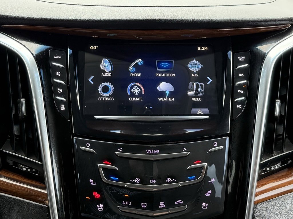 Used 2017 Cadillac Escalade Luxury image 32