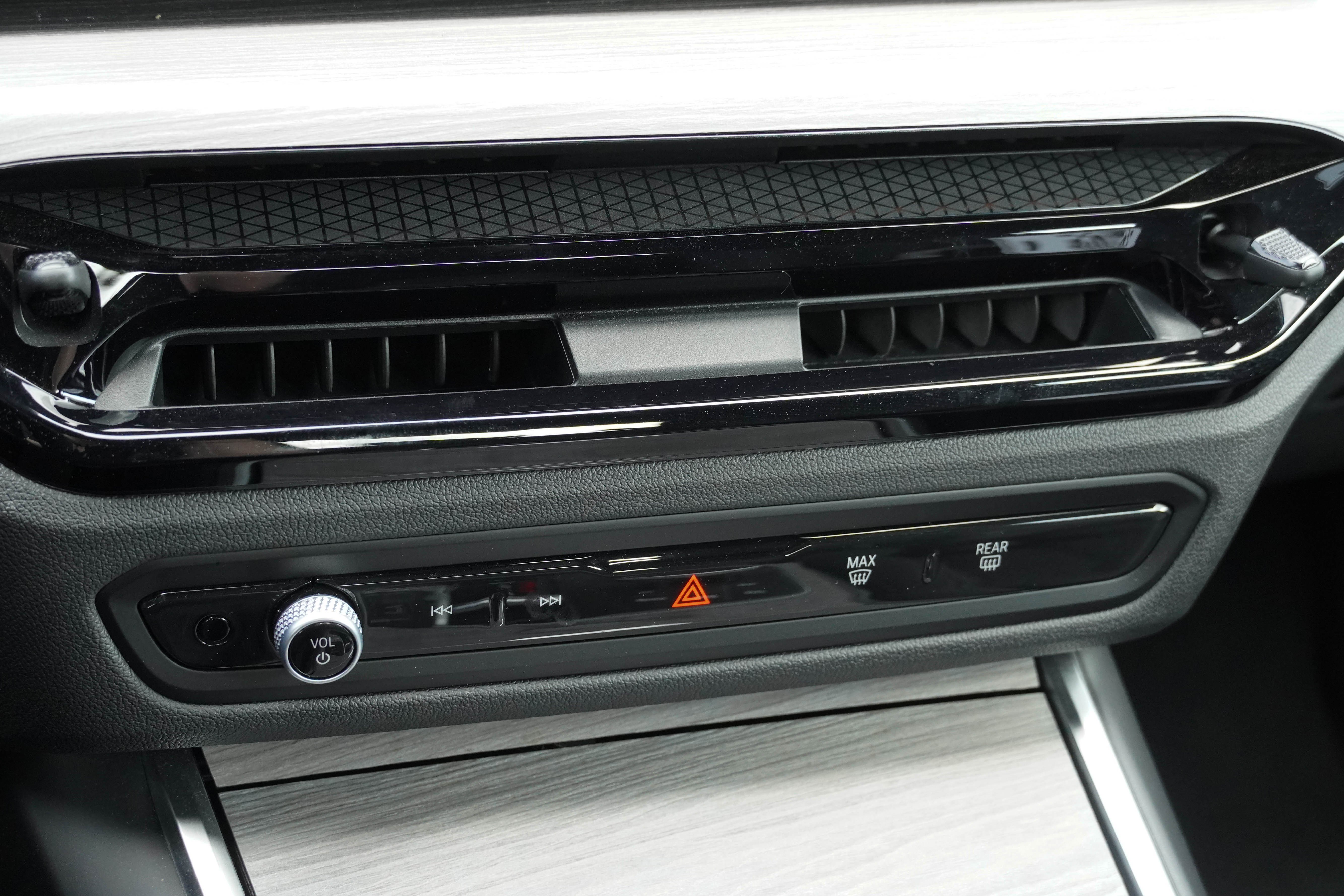 Used 2025 BMW 430i w/ Premium Package image 28