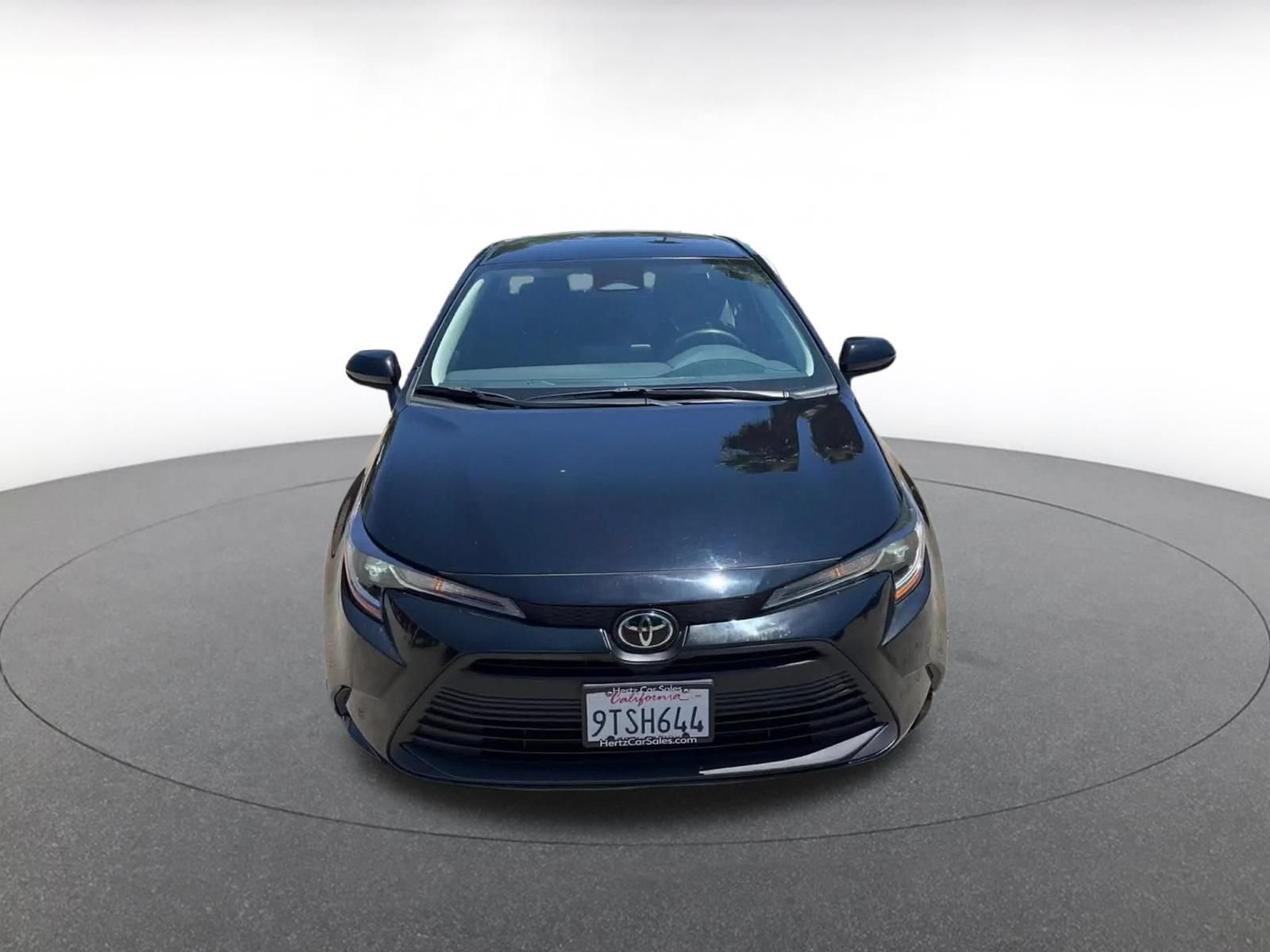 Used 2025 Toyota Corolla LE FWD image 4