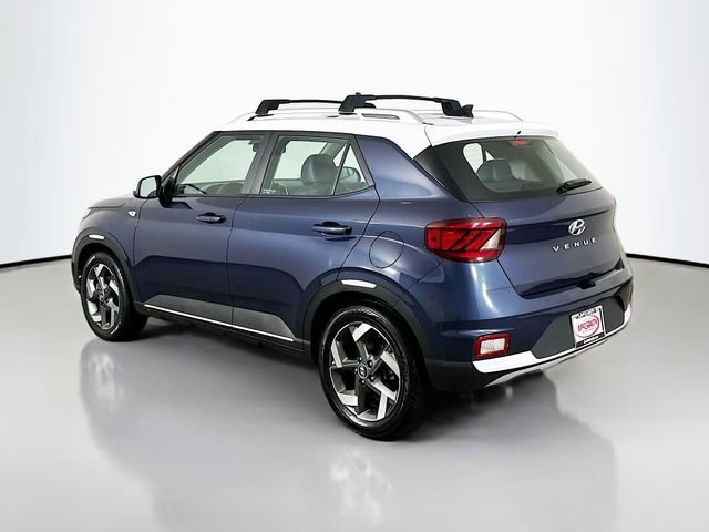 Used 2021 Hyundai Venue image 17