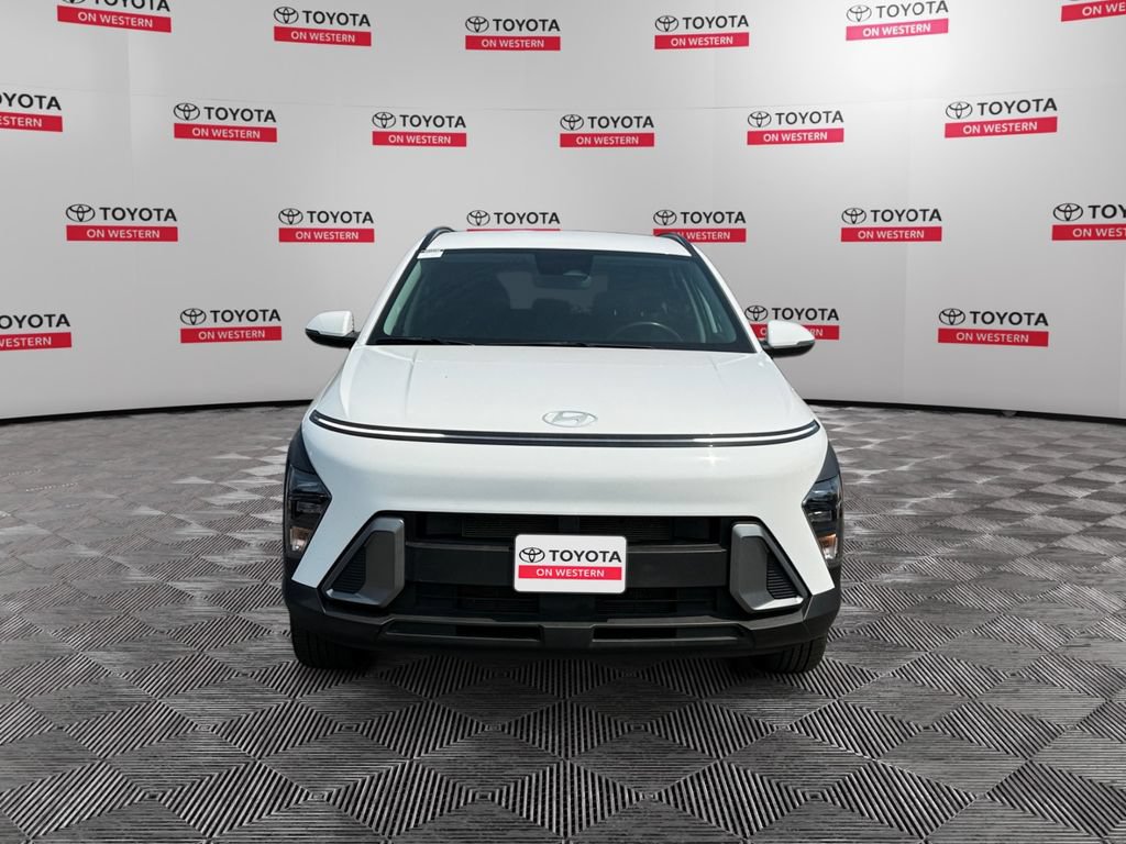 Used 2024 Hyundai Kona SEL AWD/4WD image 2