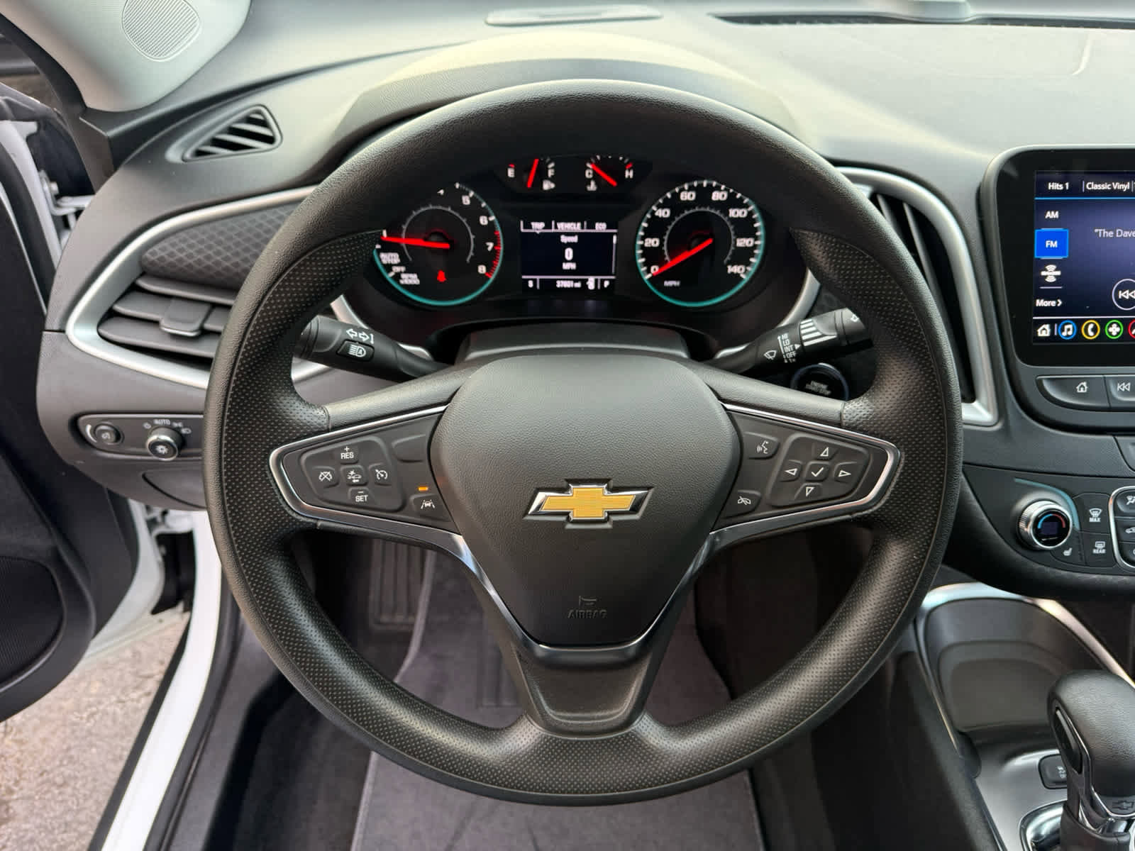 Used 2024 Chevrolet Malibu LT image 2