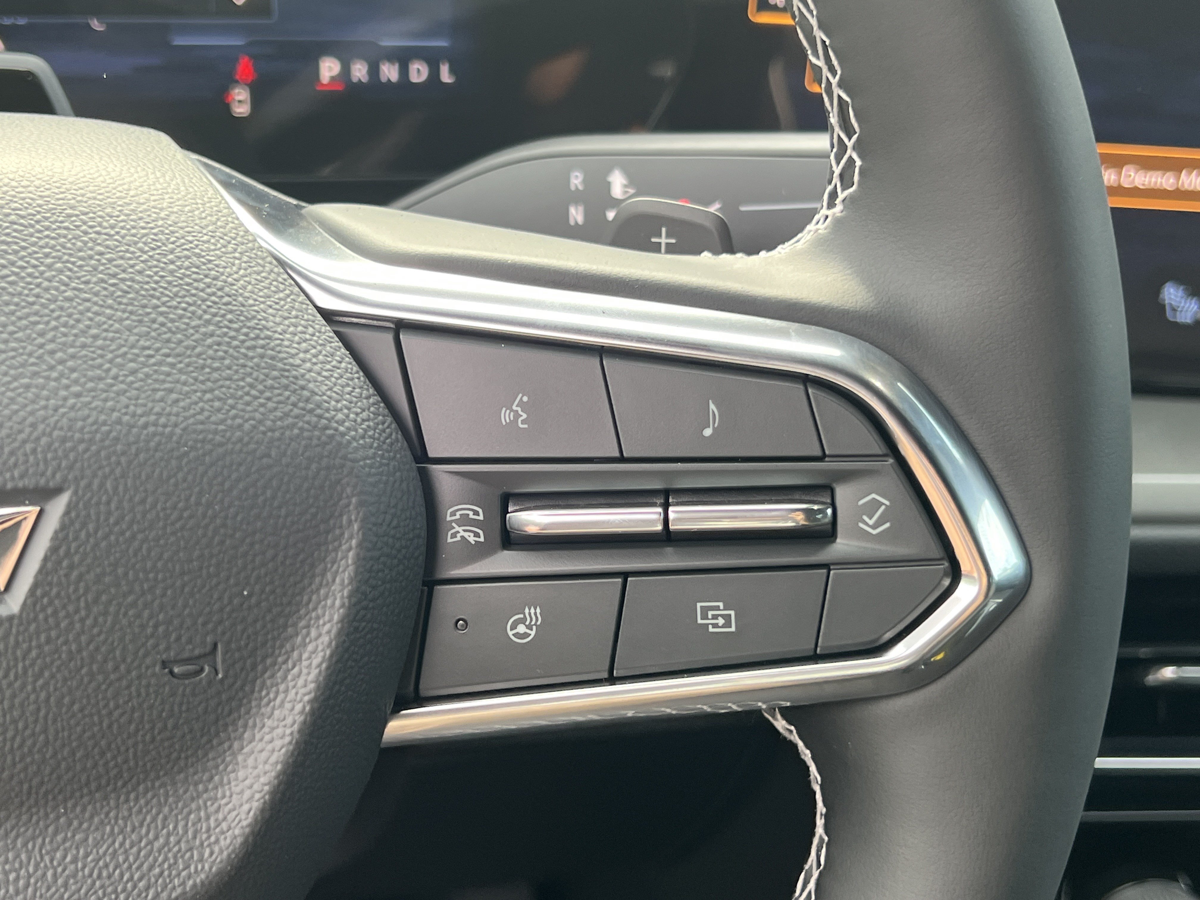 New 2027 Chevrolet Traverse LT w/ Enhanced Driving Package FWD image 37